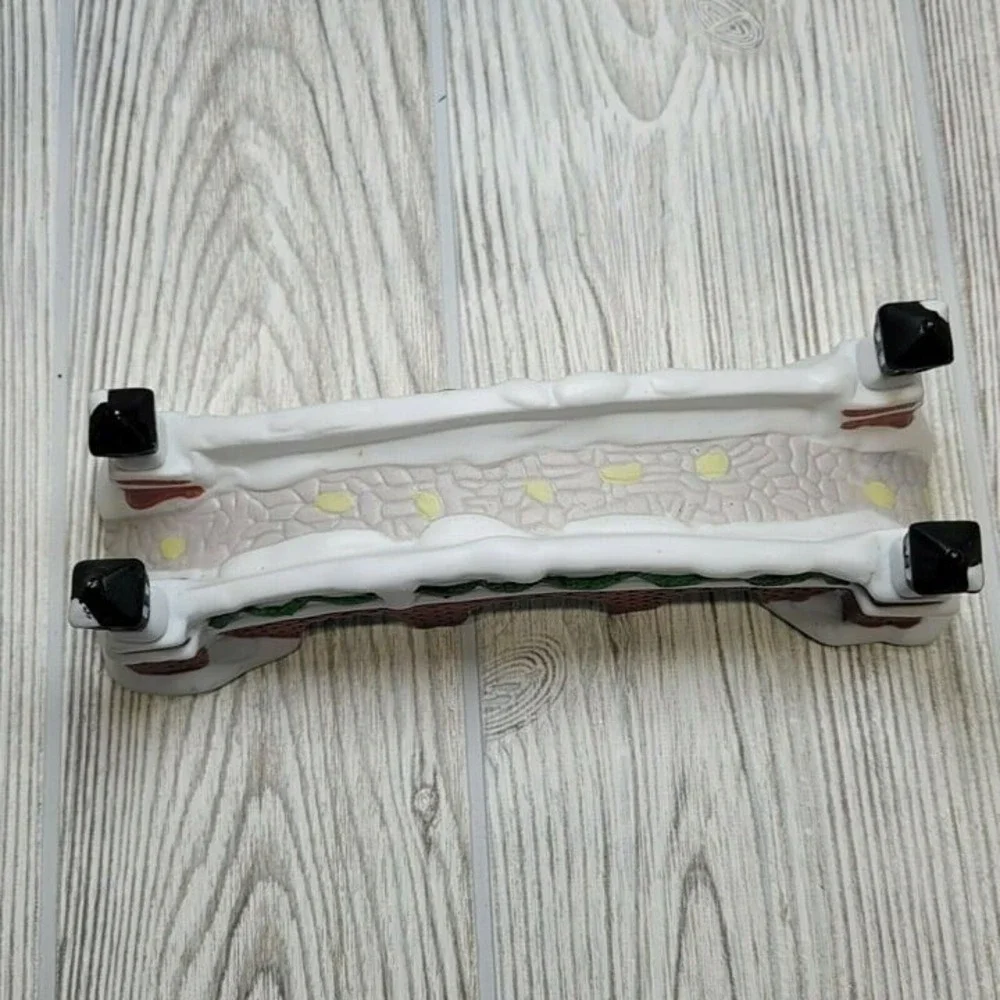 Dickens Keepsake Porcelain Brick Bridge Christmas Village Accessory Red‎ White